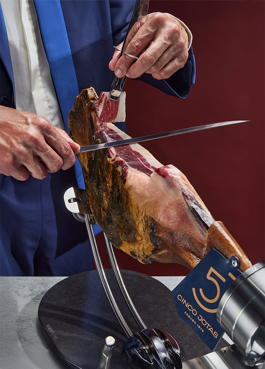 Cinco Jotas premium ham holder